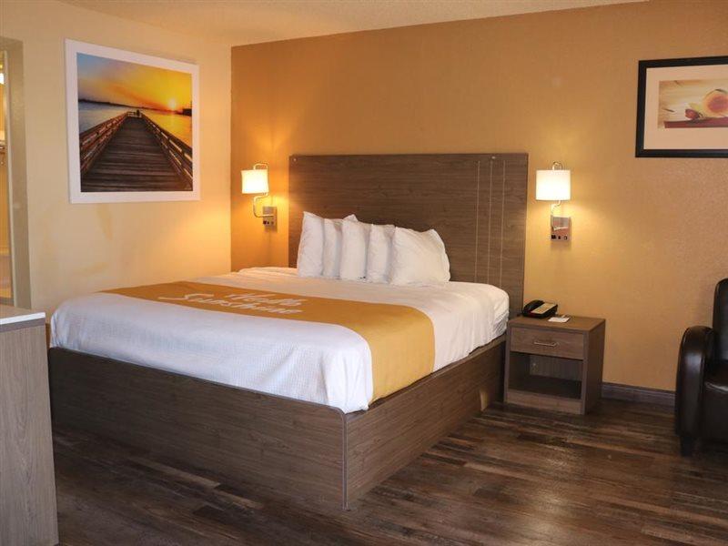 Days Inn By Wyndham Fresno South Екстер'єр фото
