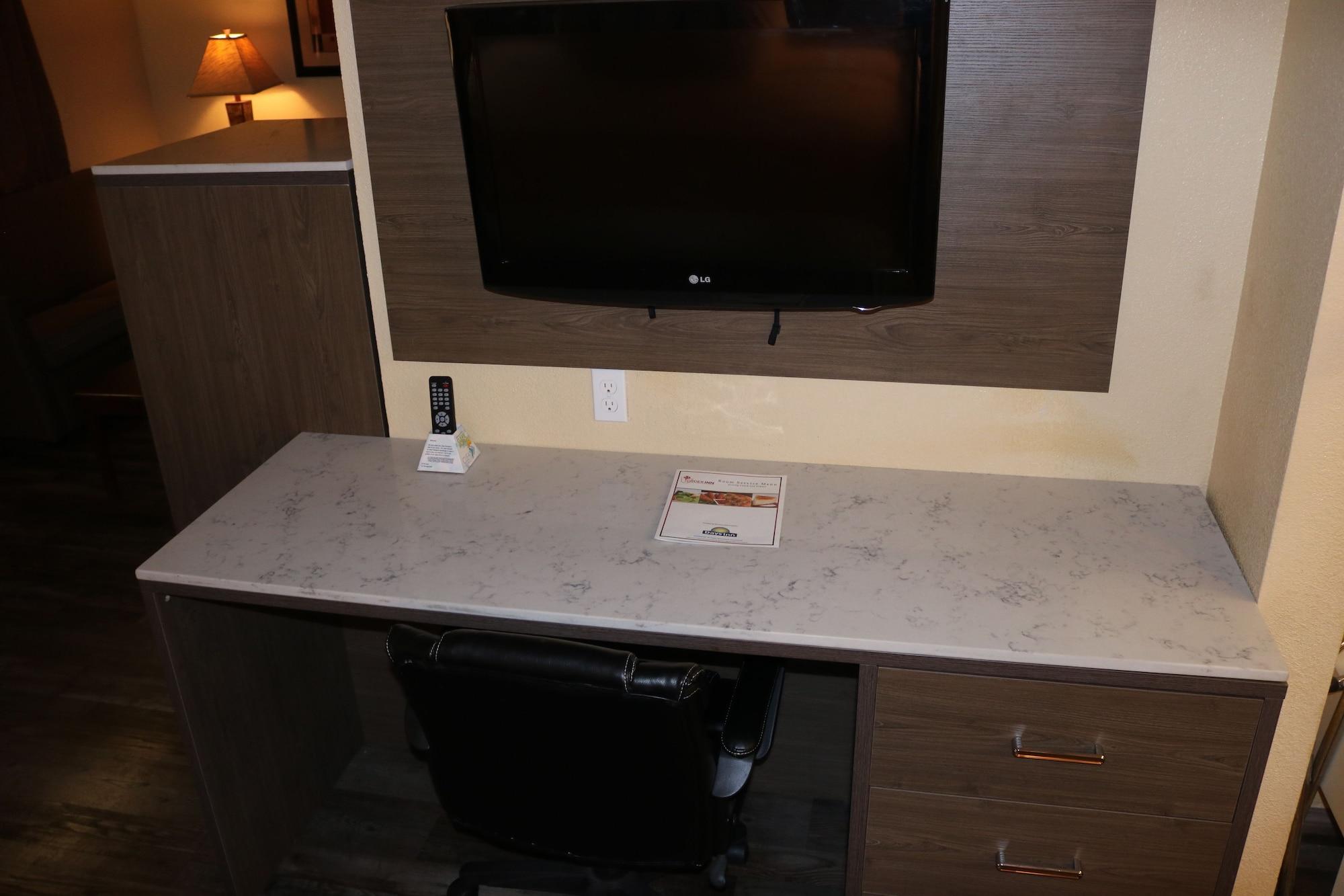 Days Inn By Wyndham Fresno South Екстер'єр фото