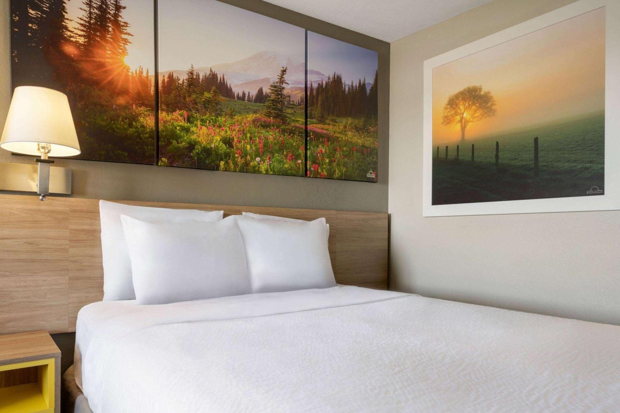 Days Inn By Wyndham Fresno South Екстер'єр фото