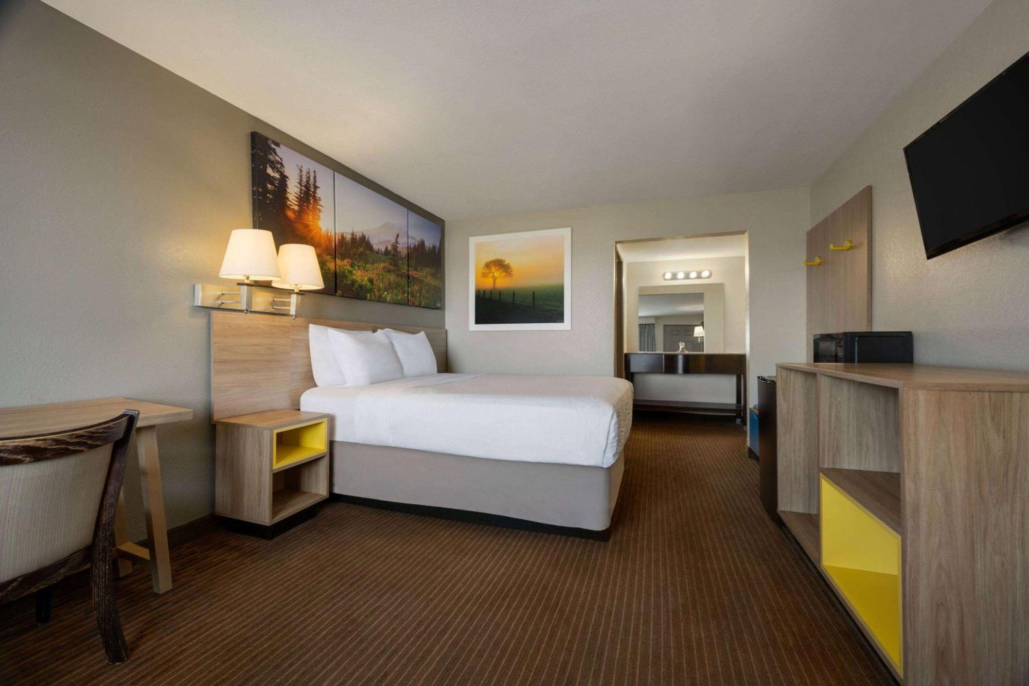Days Inn By Wyndham Fresno South Екстер'єр фото